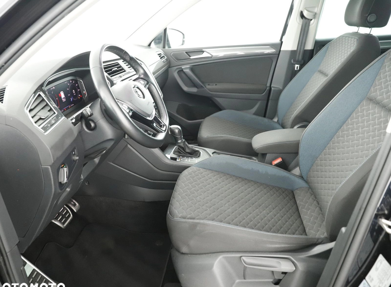 Volkswagen Tiguan cena 99900 przebieg: 145827, rok produkcji 2019 z Poznań małe 781